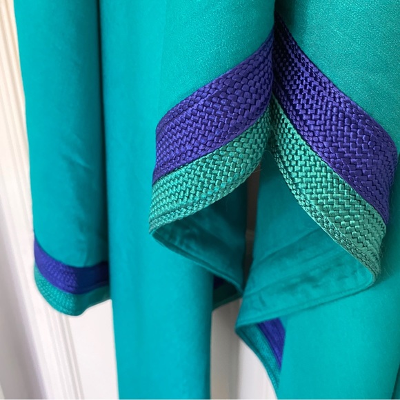 Beautiful table runner, NWT, deep turquoise - Picture 6 of 6